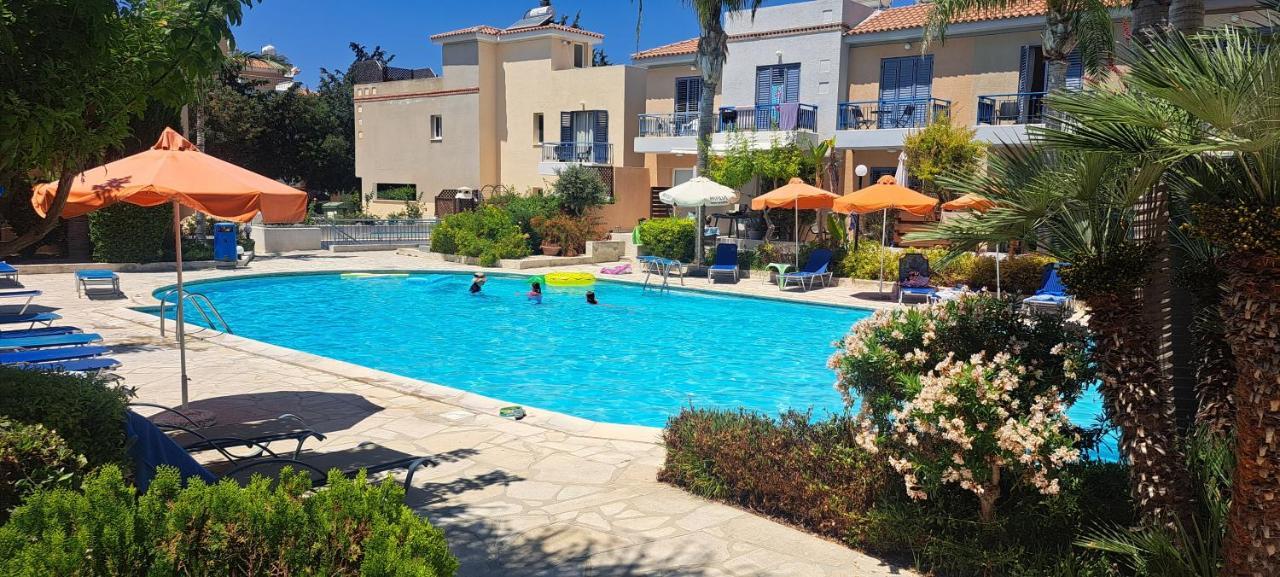 Zom Holiday Apartment بافوس المظهر الخارجي الصورة
