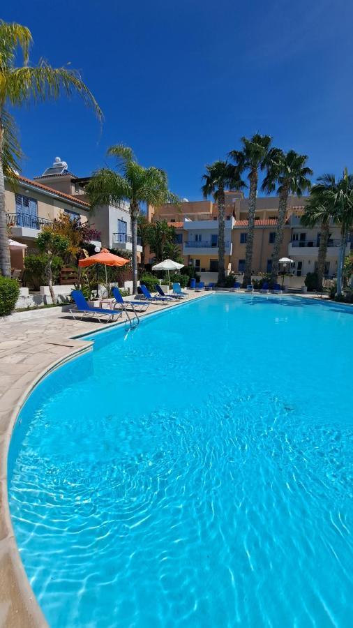 Zom Holiday Apartment بافوس المظهر الخارجي الصورة